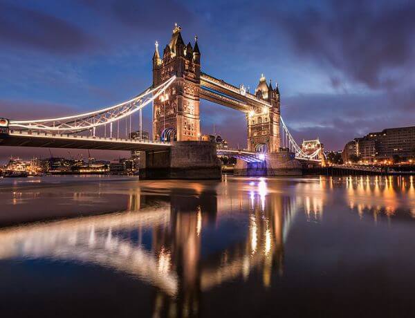 Tower_Bridge_at_Dawn UK